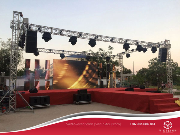 Thuê Âm Thanh Ánh Sáng Ngoài Trời – Hỗ Trợ Tư Vấn Tại VietLink Event