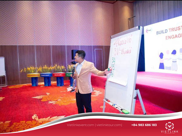 Cho thuê bảng flipchart tại TP.HCM giá rẻ – VietLink Event