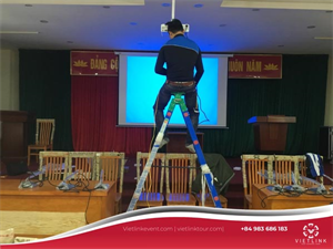 Cho thuê màn chiếu máy chiếu tại TP.HCM – Uy tín & Giá tốt